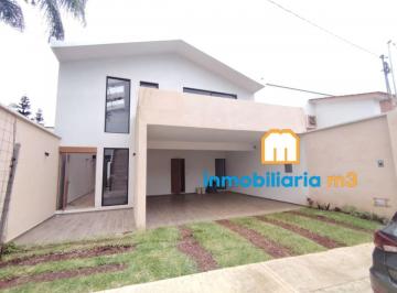 Casa de 3 habitaciones, Córdoba · Venta de Casa con Amplio Jardín en Córdoba