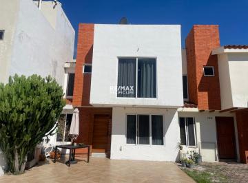 Casa · 210m² · 3 Recámaras · 1 Estacionamiento · Casa en Venta en La Joya Residencial - (4)