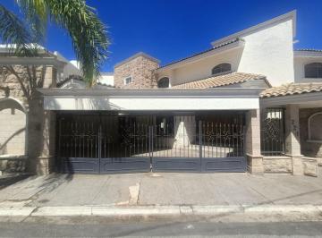 Casa · 482m² · 5 Recámaras · 4 Estacionamientos · Casa - Torreón