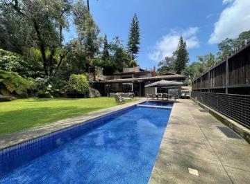 Casa de 4 habitaciones, Valle de Bravo · Residencia en Venta en Avándaro, con Ojo de Agua