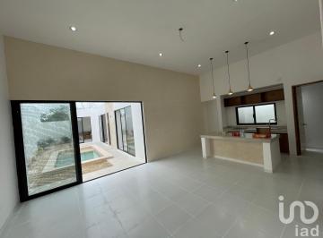 Casa · 170m² · 3 Recámaras · 2 Estacionamientos · Casa en Venta Privada Amaranta Conkal
