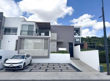 Casa de 4 habitaciones, Querétaro · Casa en Venta en Lomas de Juriquilla– Recamara en Planta Baja