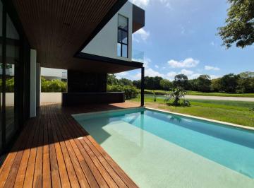 Casa de 5 habitaciones, Mérida · Casa con Alberca Privada y Vista Al Campo de Golf, en Venta, Zona Norte, Mérida