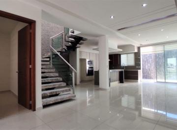 Casa de 4 habitaciones, Zapopan · Casa con Recamara en Planta Baja, La Cima de Zapopan.