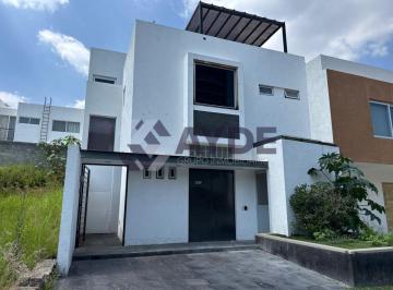 Casa de 3 habitaciones, Tlajomulco de Zúñiga · Casa en Venta en La Rioja