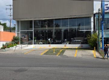 Local comercial · 750m² · 10 Estacionamientos · Local - Vista Hermosa