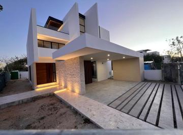 Casa de 4 habitaciones, Mérida · Casa en Venta en Mérida Yucatán