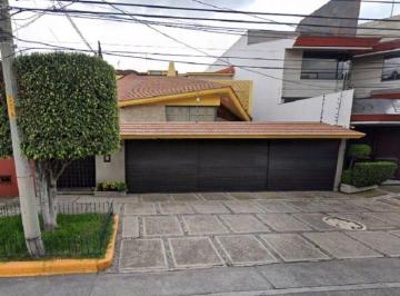Casa de 5 habitaciones, Naucalpan de Juárez · Casa en Satelite con 5 Recamaras, Cercas de Hospital, Centro Comercial, Club Deportivo, Escuelas