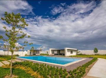 Casa en condominio de 3 habitaciones, León · Casa en Venta Nueva en Loma Alta