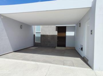 Casa · 90m² · 2 Recámaras · 2 Estacionamientos · La Firma Real State Ofrece Preciosa Casa de Una Planta