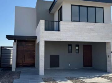 Casa de 4 habitaciones, León · Casa en Preventa en Lomas del Molino