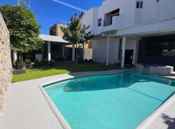 Casa de 4 habitaciones, Juárez · Residencia en Venta Portales de Abadia Zona Campos Eliseos