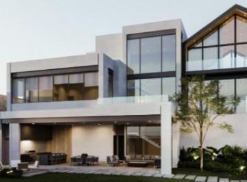 Casa · 1250m² · 4 Recámaras · 14 Estacionamientos · Casa en Sierra Alta 10 Sector