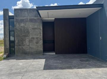 Casa · 160m² · 2 Recámaras · 2 Estacionamientos · Casa de un Piso en Venta Loma Alta, León, Guanajuato