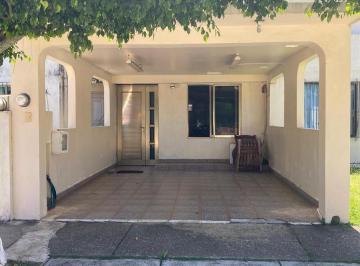 Casa · 2 Recámaras · 1 Estacionamiento · Casa en Venta en Fraccionamiento Balcones del Mar, Coatzacoalcos, Veracruz