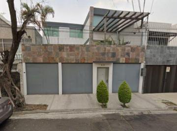 Casa de 3 habitaciones, Coyoacán · Casa en Campestre Churubusco, Coyoacan, con Patio, Cerca de Plazas, Escuela, Terminal Taxqueña.