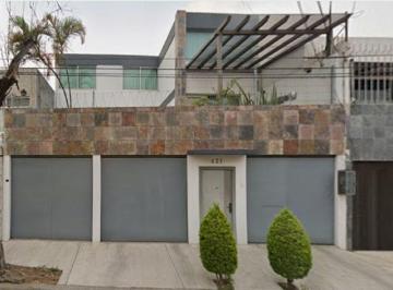 Casa en Venta de 3 habitaciones Campestre Churubusco · Casa en Campestre Churubusco, Coyoacan, con Patio, 3 Recamaras, 3 Baños, 2 Niveles, Cerca de Plazas