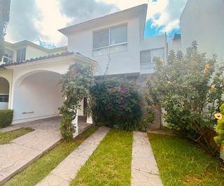 Casa en condominio · 238m² · 3 Recámaras · 2 Estacionamientos · Casa en Venta en Fraccionamiento Cipreses de Santiago, Momoxpan, Puebla