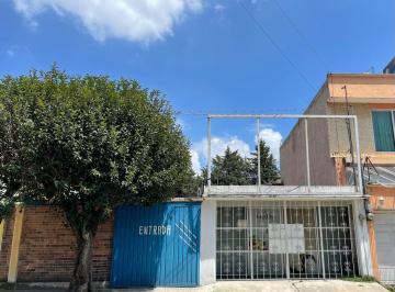 Casa · 90m² · 4 Recámaras · 2 Estacionamientos · Casa en Pilares