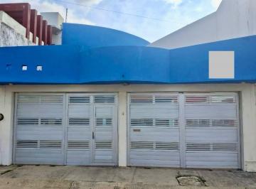 Casa · 250m² · 3 Recámaras · 2 Estacionamientos · Casa en Venta en Fraccionamiento Paraíso, Coatzacoalcos, Veracruz