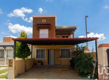 Casa · 148m² · 3 Recámaras · 2 Estacionamientos · Casa en Venta en Fraccionamiento Real Toledo, Pachuca, Hgo.