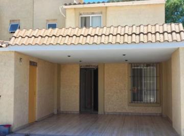 Casa · 148m² · 3 Recámaras · 2 Estacionamientos · Casa en Venta
