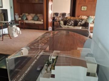 Casa · 600m² · 5 Recámaras · 4 Estacionamientos · Casa en La Herradura