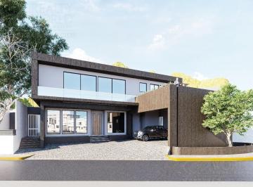Casa · 680m² · 4 Recámaras · 3 Estacionamientos · Casa Para Estrenar en Venta La Herradura Monterrey Nl