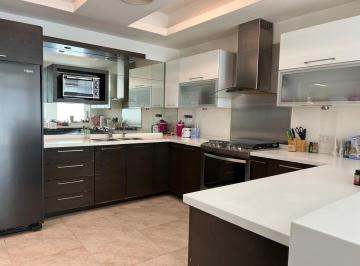 Departamento · 271m² · 3 Recámaras · 3 Estacionamientos · Departamento en Venta en Torre de Reyes