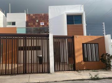 Casa · 198m² · 3 Recámaras · 2 Estacionamientos · Renta Casa 3 Rec. Las Margaritas Merida