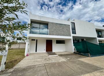 Casa de 4 habitaciones, Zapopan · Casa en Venta en Altanza Solares