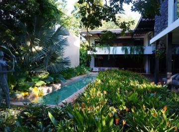 Casa de 5 habitaciones, Mérida · Casa con Diseño de Autor Vista Al Lago / Campo de Golf en Yucatan Country Club