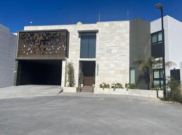 Casa · 428m² · 3 Recámaras · 2 Estacionamientos · Casa en Venta en Vistancias