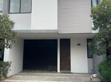 Casa en condominio de 3 habitaciones, Zapopan · Casa en Venta en Coto en Av Prolongación Mariano Otero