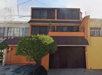 Casa de 3 habitaciones, Venustiano Carranza · Casa en Venta en Retorno 7 Jardín Balbuena Venustiano Carranza Ciudad de México