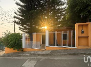 Casa · 157m² · 3 Recámaras · Casa en Venta en Calle Adolfo López en San Andrés Tuxtla, Ver.