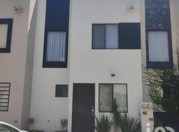 Casa · 55m² · 2 Recámaras · 1 Estacionamiento · Casa en Condominio en Venta en Rincones del Marqués, Querétaro