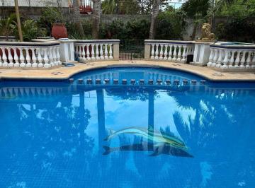Casa · 900m² · 7 Recámaras · 8 Estacionamientos · Casa en Venta con Casa Principal, Casa de Visitas y Alberca en Cancún