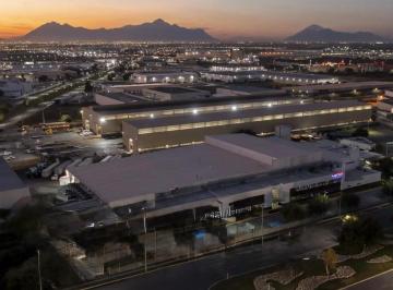 Nave industrial · 7796m² · 2 Recámaras · 8 Estacionamientos · Nave Industrial /bodega en El Mejor Parque Industrial de Monterrey