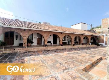 Casa de 3 habitaciones, Tequisquiapan · Casa en Venta en Tequisquiapan, un Refugio de Lujo y Tradicion