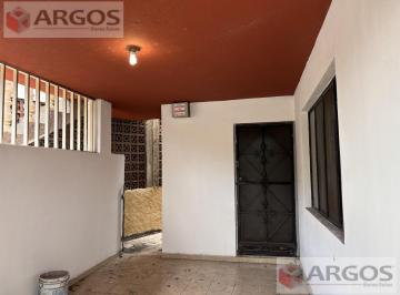 Casa · 378m² · 6 Recámaras · 2 Estacionamientos · Casa en Venta Mitras Centro