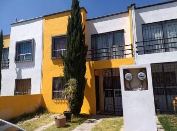 Casa de 3 habitaciones, Toluca · Fraccionamiento Bosques de Cantabria Casa en Rrenta Amueblada