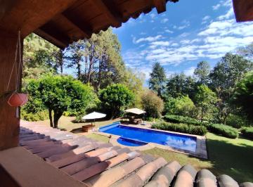 Rancho · 15000m² · 4 Recámaras · 6 Estacionamientos · Rancho en Renta con Alberca Valle de Bravo