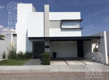 Casa · 348m² · 3 Recámaras · 2 Estacionamientos · Casa en Venta, Pedregal de Vista Hermosa, Querétaro