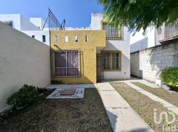 Casa · 66m² · 3 Recámaras · 1 Estacionamiento · Casa en Venta, Pueblito Colonial, Corregidora, Queretaro