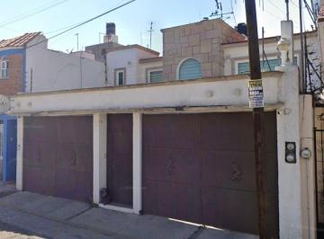 Casa de 4 habitaciones, Metepec · Vendo Casa con 220 m², en Col. Casa Blanca, Cerca de Avs Principales. “remate Bancario”.