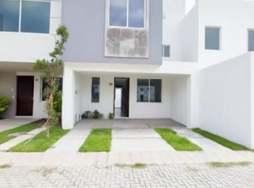 Casa de 3 habitaciones, Zapopan · Casa en Venta en Tesistán Country - Margarita C30