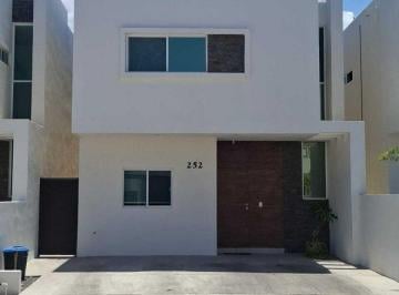 Casa en condominio de 3 habitaciones, La Paz · Casa en Venta en Fraccionamiento Coronado – ¡Lista Para Habitar!