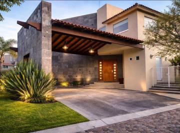 Casa de 4 habitaciones, Querétaro · Casa 1100 m² con 4 Recámaras en Venta y Renta, Querétaro