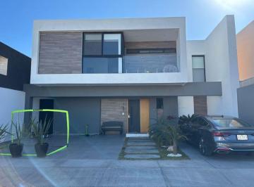 Casa de 4 habitaciones, Durango · Casa en Venta en Real de Privanzas, 349 m², Frente Al Club Campestre de Durango